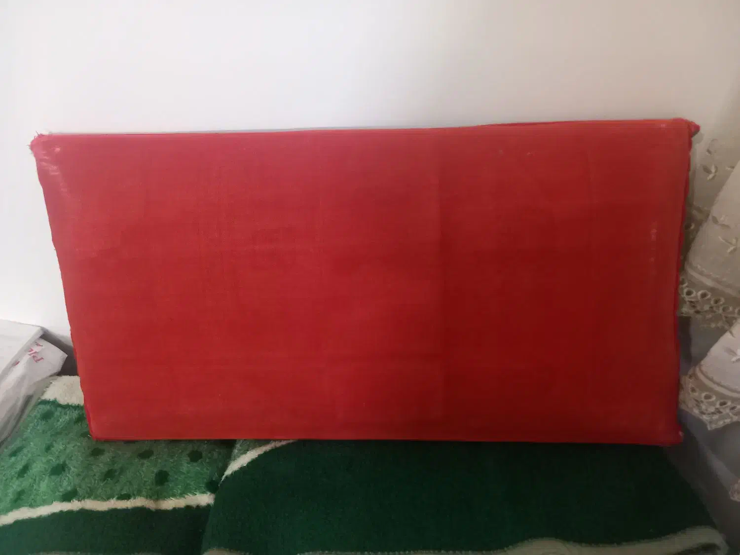 یک جفت پشتی|پشتی|سردرود, |دیوار