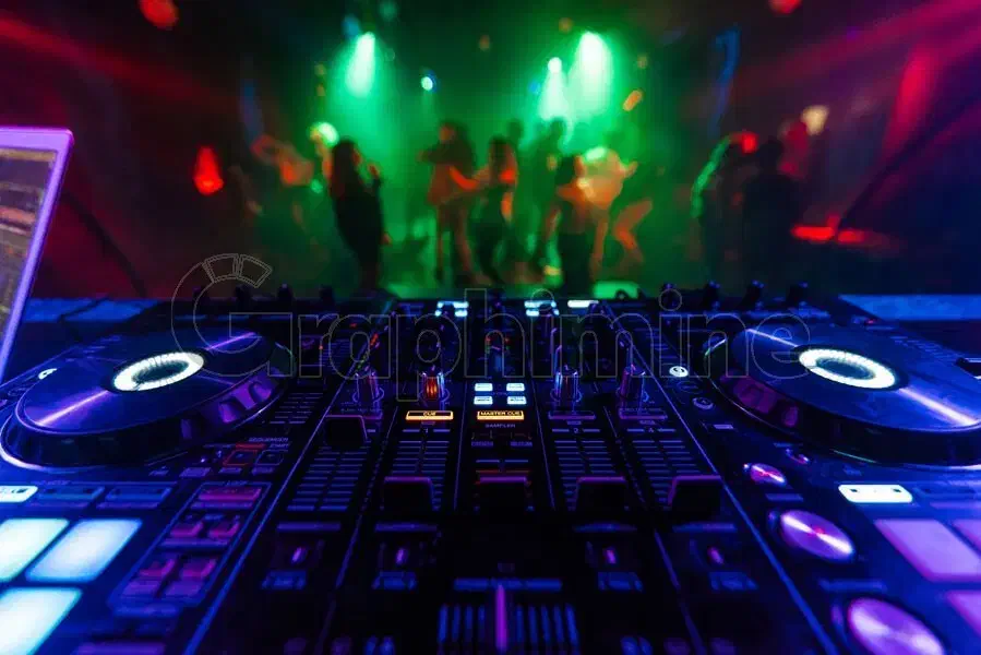دیجی (dj)و ارکستر حرفه ای آقا و خانوم|خدمات پذیرایی، مراسم|تبریز, |دیوار