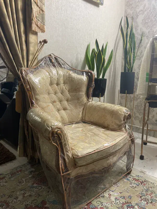 مبلمان سلطنتی ۷ نفره در حد نو|مبلمان خانگی و میز عسلی|تهران, شهرک امید|دیوار