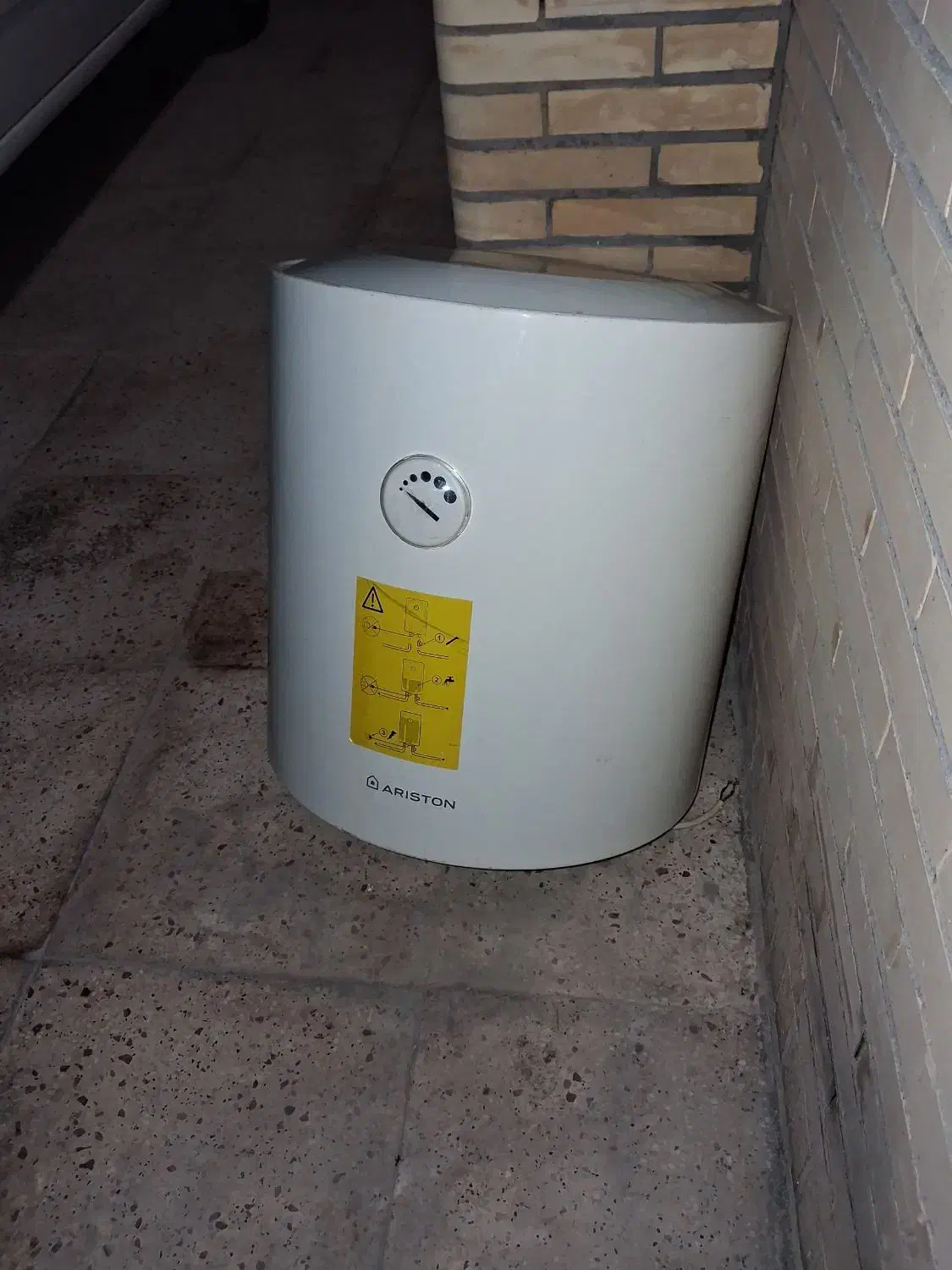 آبگرمکن برقی سرامیکی آریستون ۵۰لیتری|آبگرمکن، پکیج، شوفاژ|بندرعباس, |دیوار