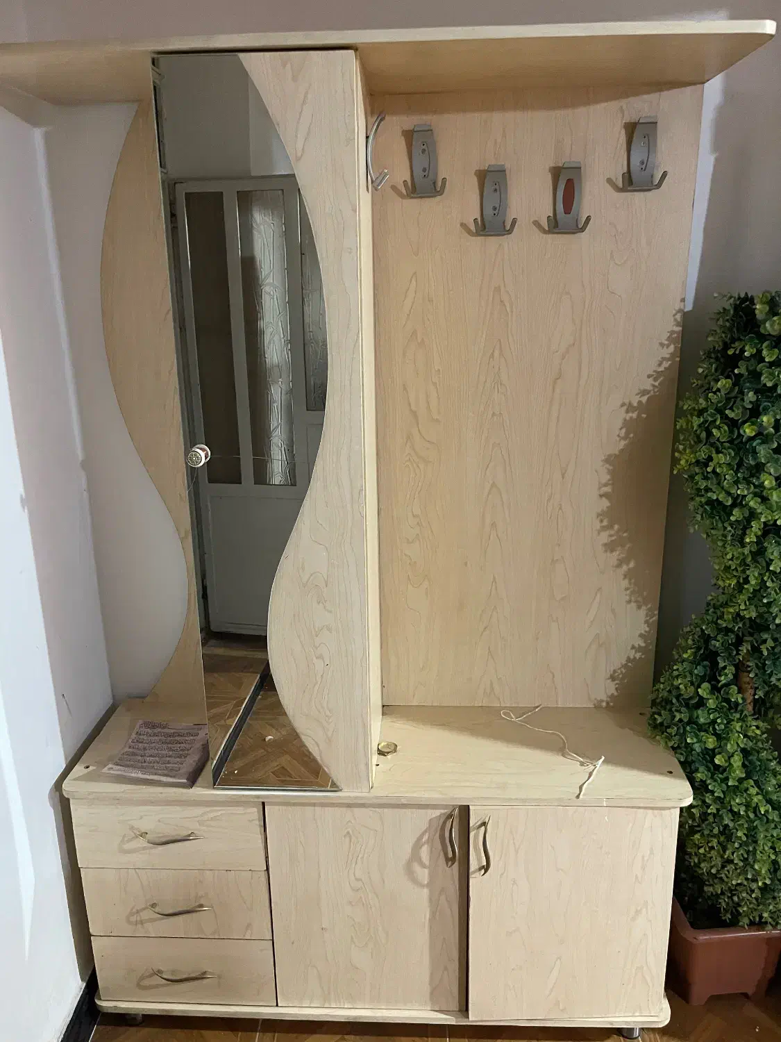 جا کفشی و لباس گشو دار درحد نوع|جاکفشی، کمد، دراور|ارومیه, |دیوار