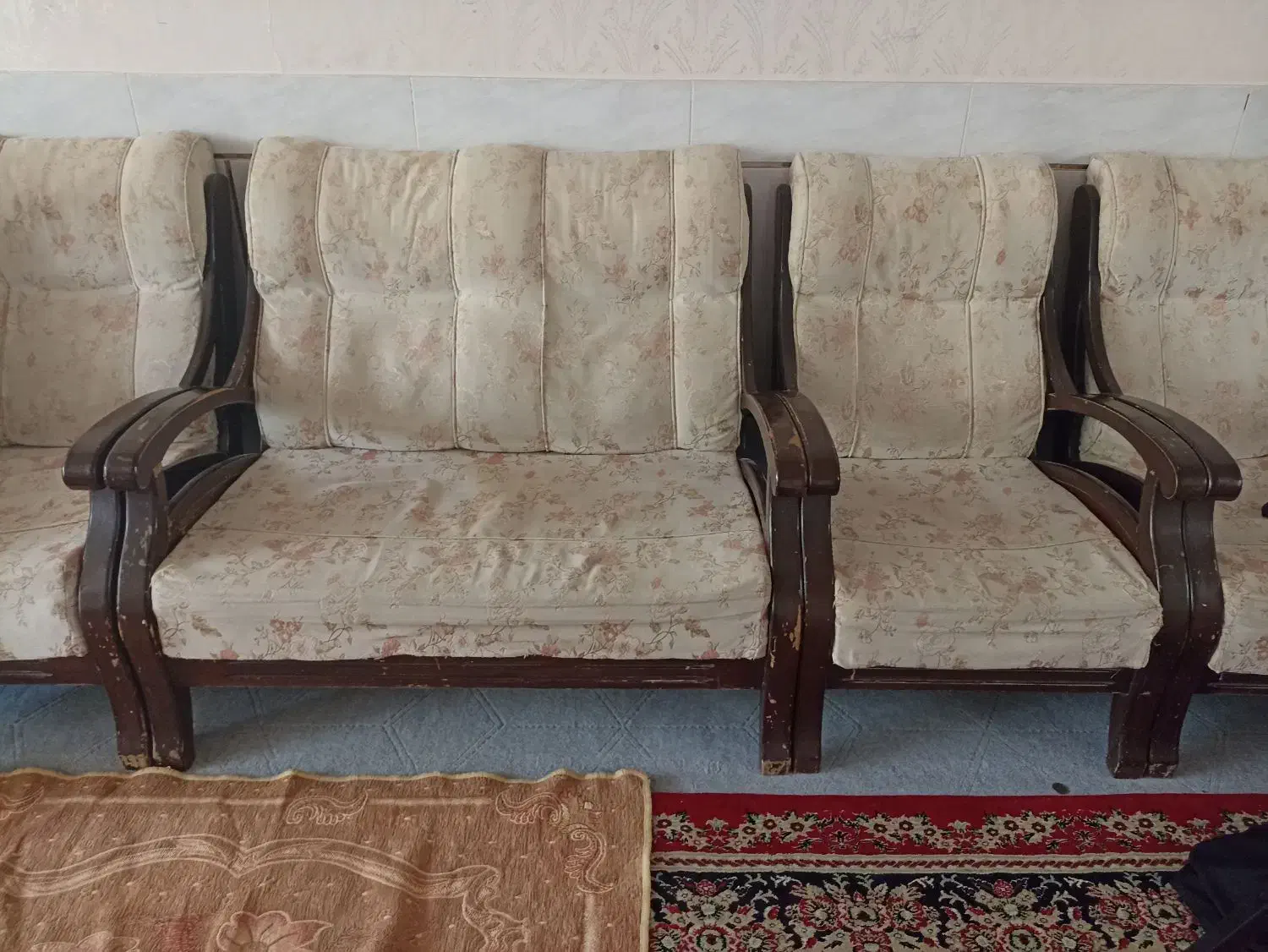 مبل 9نفره|مبلمان خانگی و میز عسلی|اصفهان, جاوان|دیوار