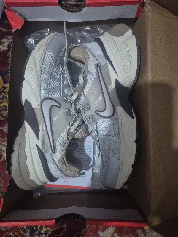 کفش نایکی v2k|کیف، کفش، کمربند|بندرعباس, |دیوار