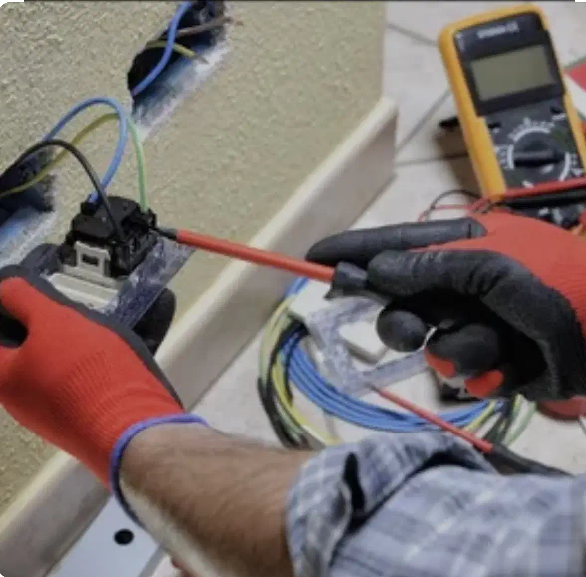 برق کاری و سیم کشی و نصب لوازم برقی ساختمان|خدمات پیشه و مهارت|سیرجان, |دیوار