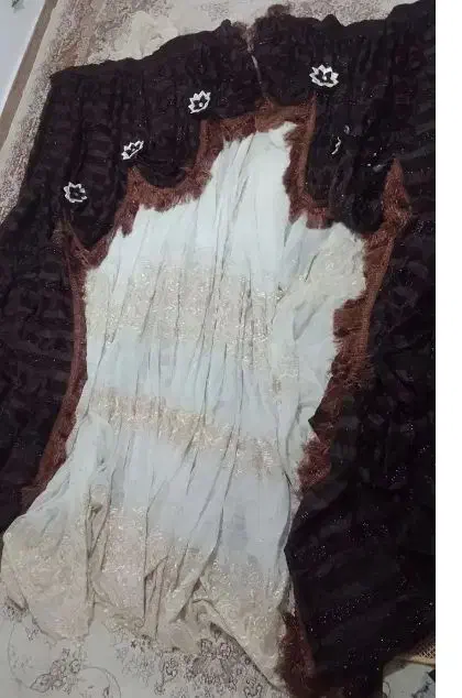 پرده پذیرای|پرده، رانر، رومیزی|رشت, عینک|دیوار