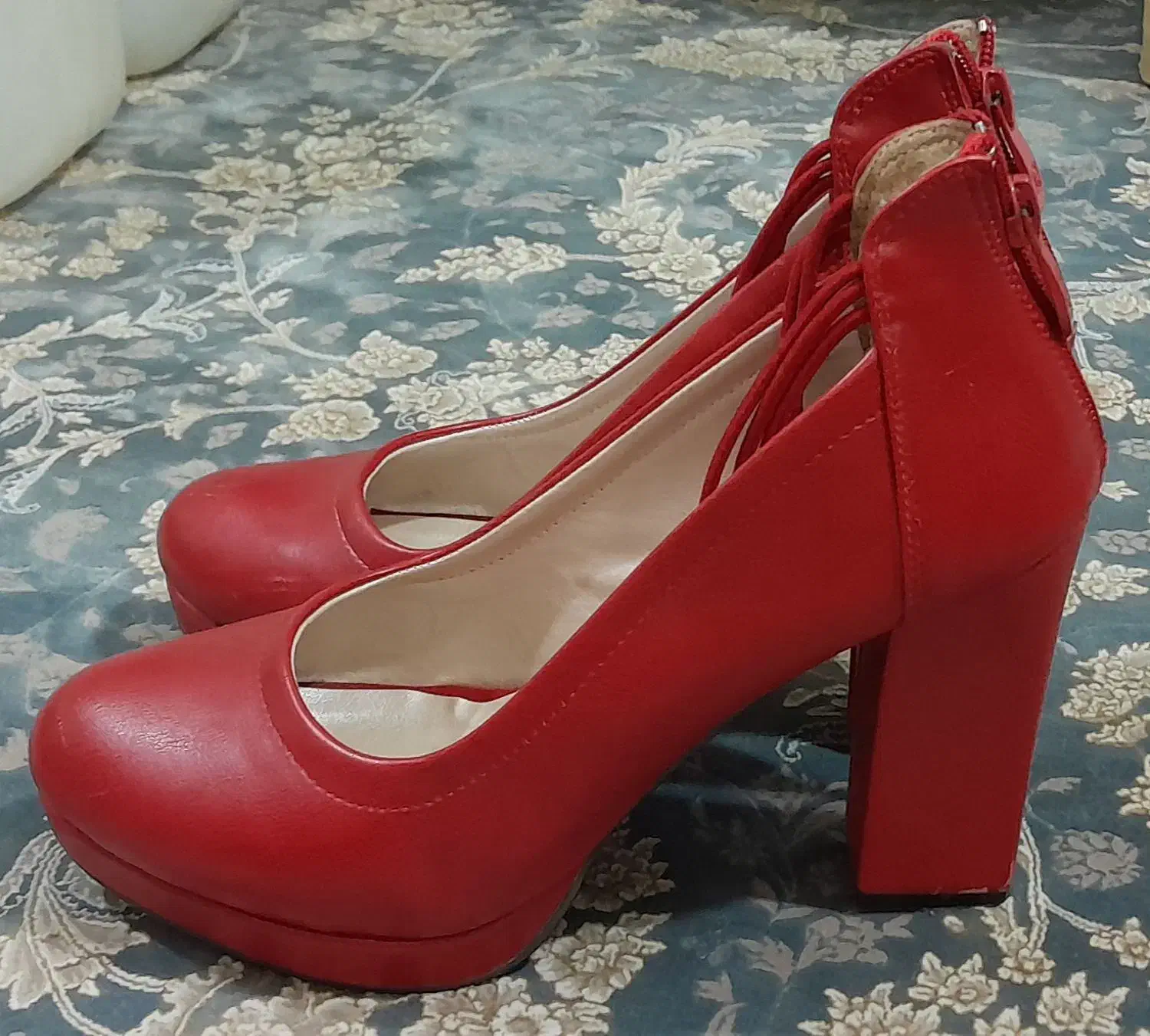 کفش|کیف، کفش، کمربند|قم, ولیعصر|دیوار