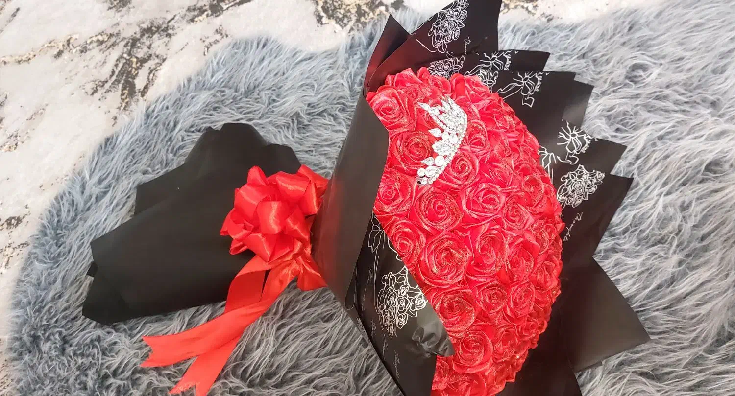 دسته گل روبانی شاین دار|گل مصنوعی|رامهرمز, |دیوار