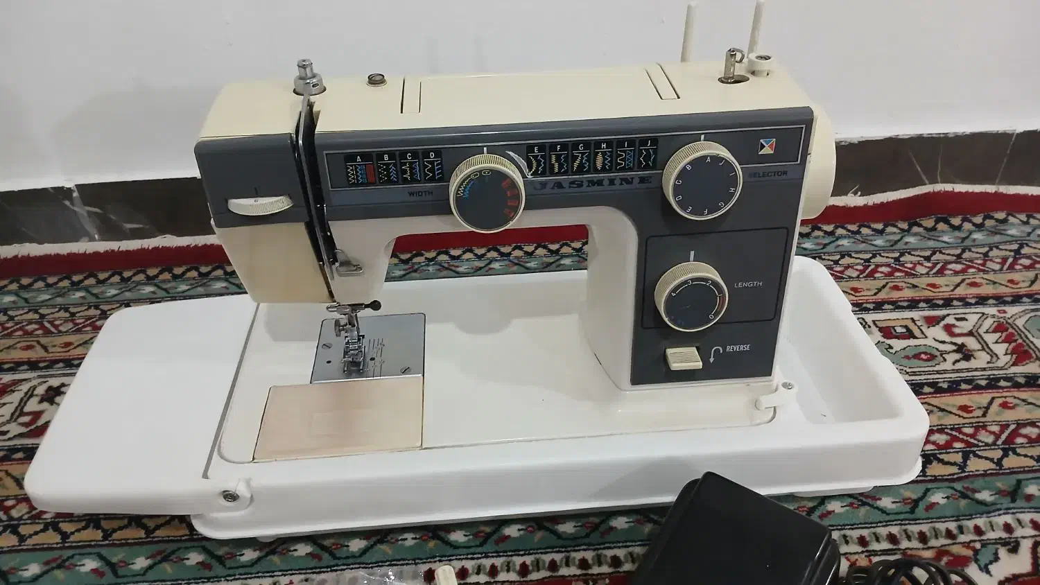 چرخ خیاطی ژانومه|چرخ خیاطی و ریسندگی|گنبد کاووس, |دیوار