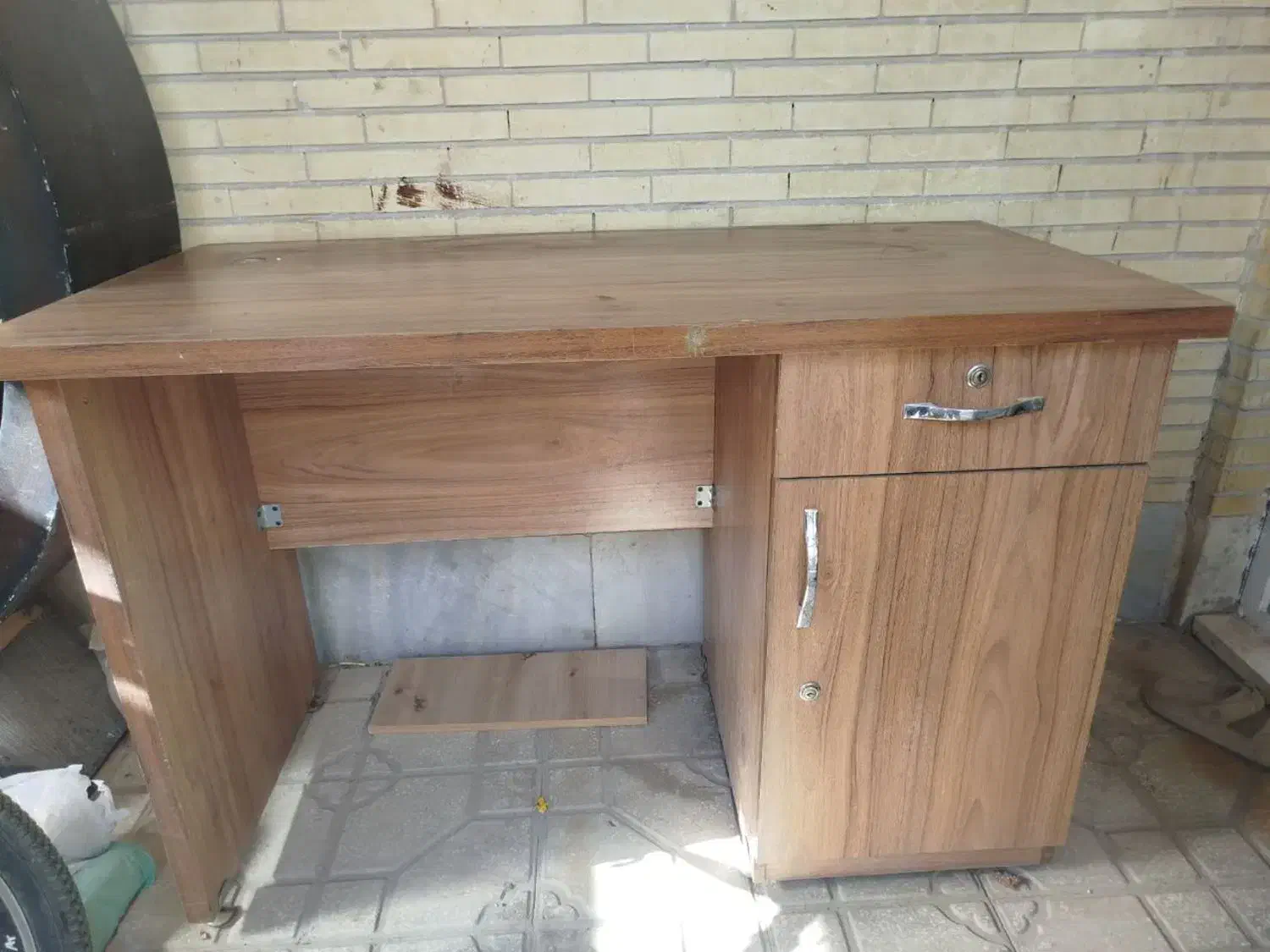 میز کامپیوتر یا میز تحریر|میز تحریر و کامپیوتر|یزد, |دیوار