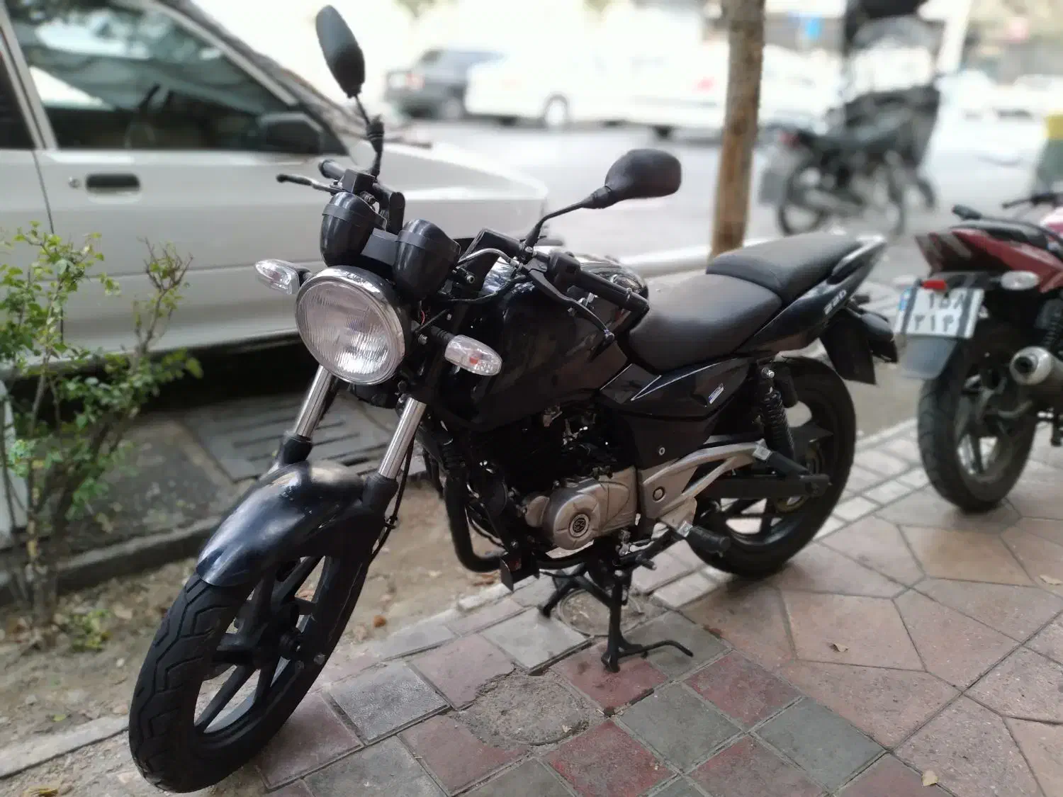 موتور پالس ۲۲۰ چراغ گرد کم کار فنی بشرط کارشناسی|موتورسیکلت|تهران, صفا|دیوار