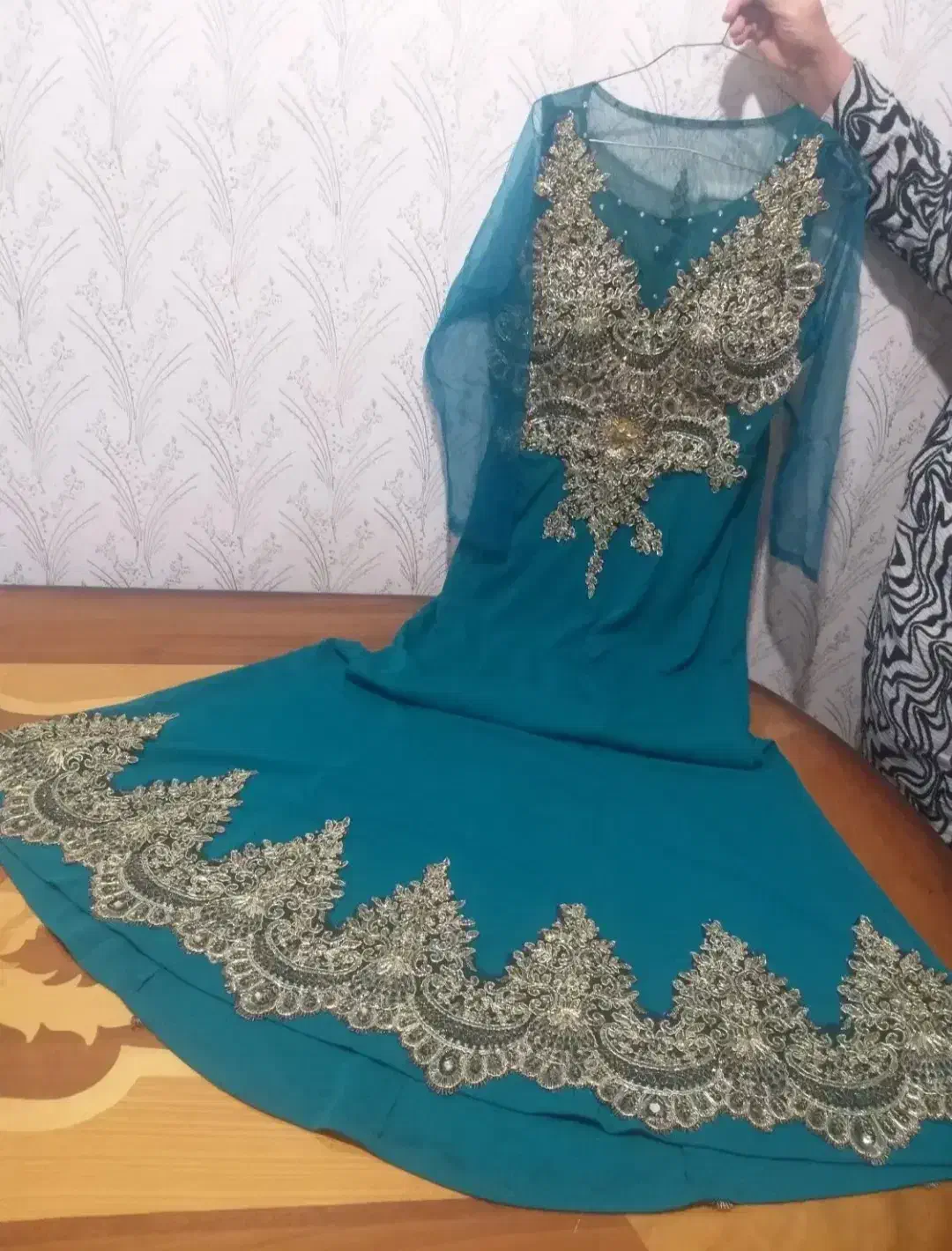 مجلسی زنانه|لباس|اردبیل, |دیوار