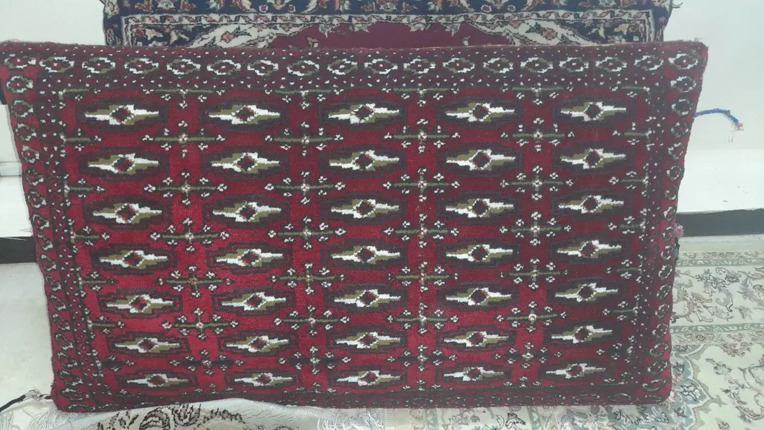 ۴ جفت مخته|پشتی|اصفهان, خواجه عمید|دیوار