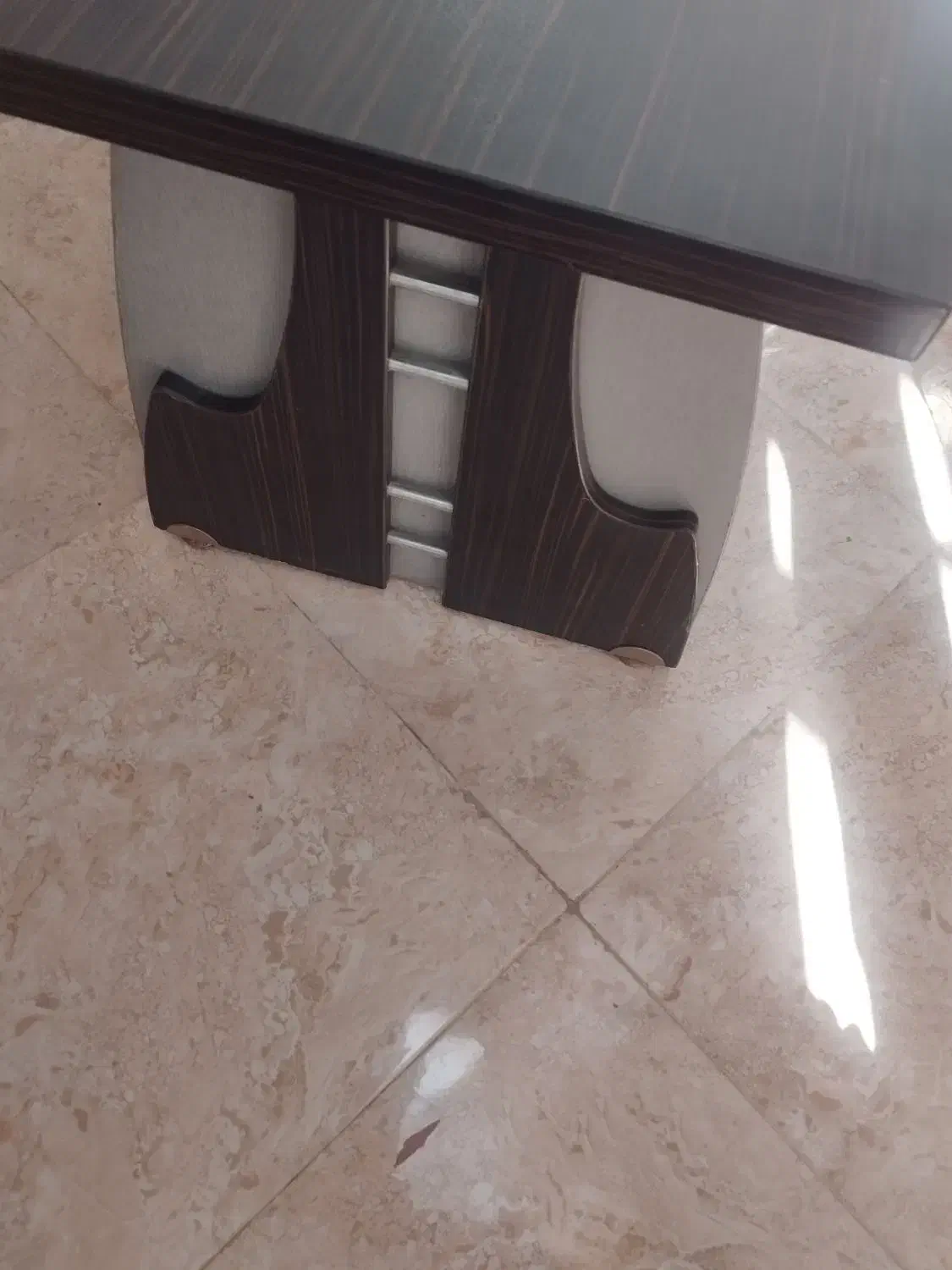 گل میز|میز تلویزیون|صدرا-فارس, فاز ۱|دیوار