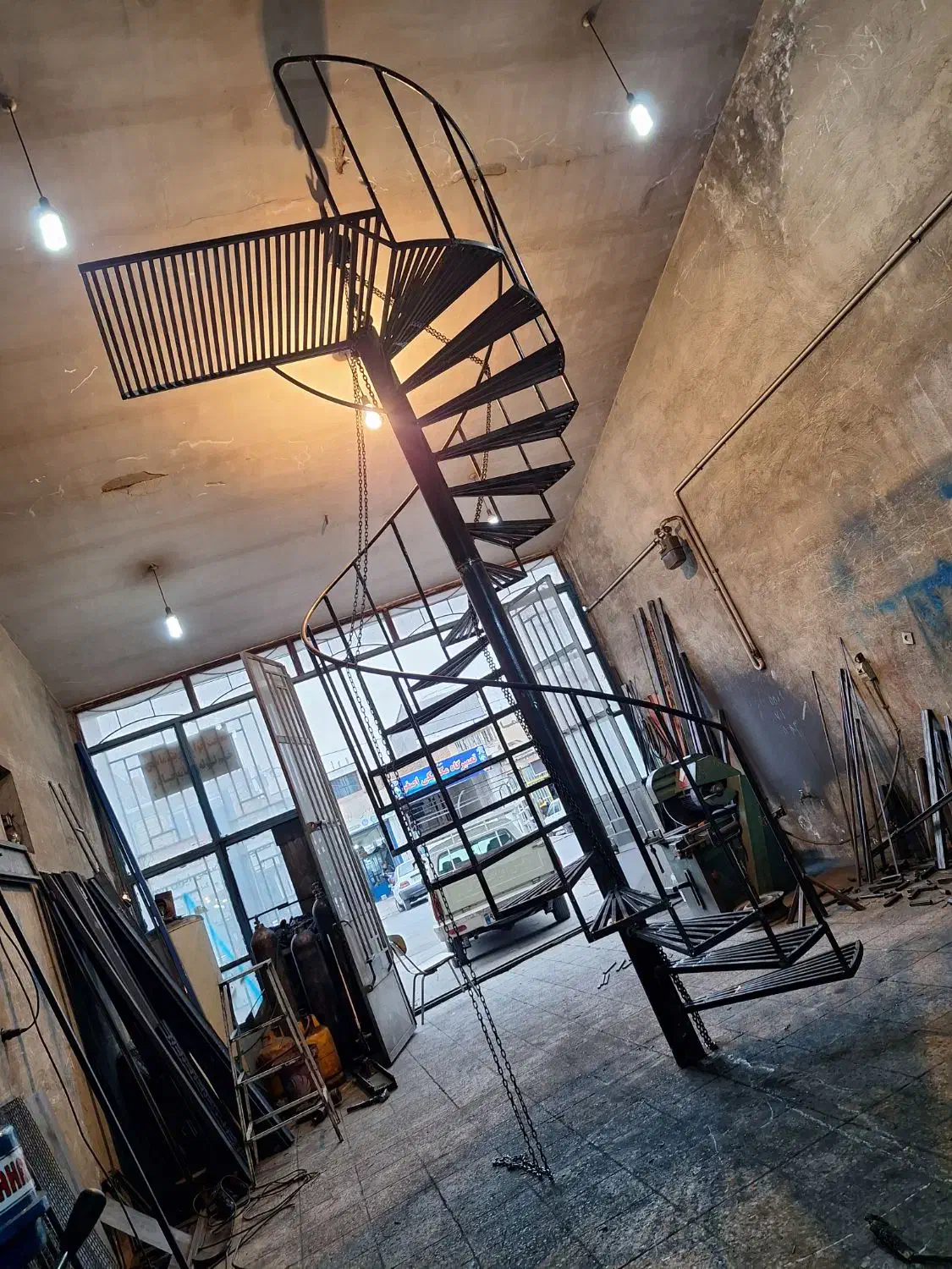 جوشکاری ساخت پله پیچ و پله تاشو،خم لوله|خدمات پیشه و مهارت|شهرکرد, |دیوار