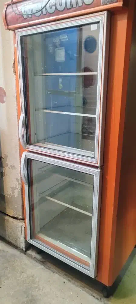 یخچال دو درب یک رو نما درحد بسیار نو و تمیز|فروشگاه و مغازه|مسجد سلیمان, |دیوار