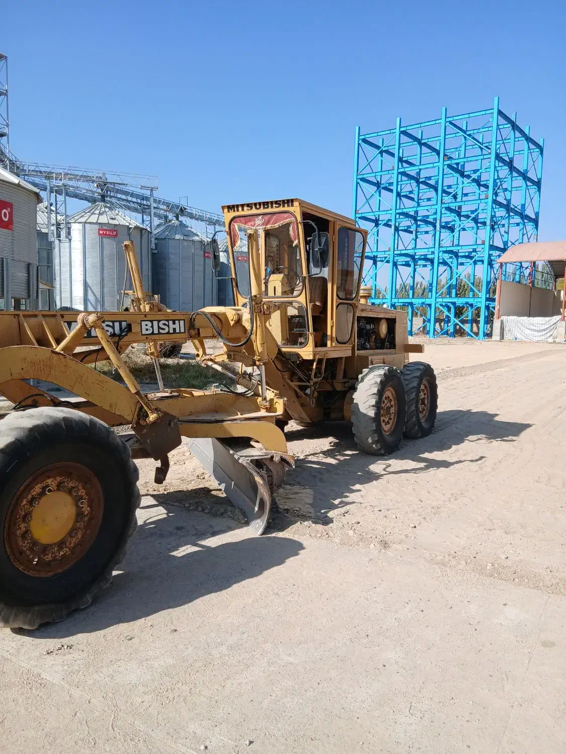 گریدر میتسوبیشی 500 درحد|خودرو سنگین|تهران, آذربایجان|دیوار