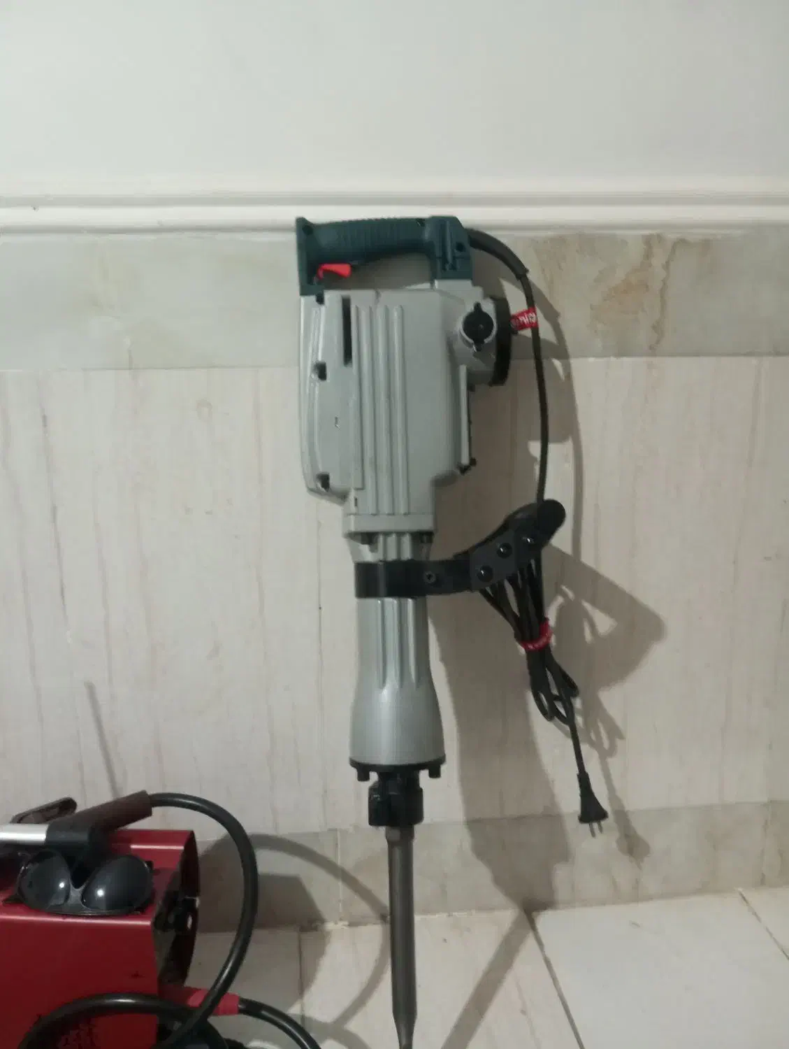 پیکر کاری تخریب دیواروجوشکاری سیار|خدمات پیشه و مهارت|زابل, |دیوار