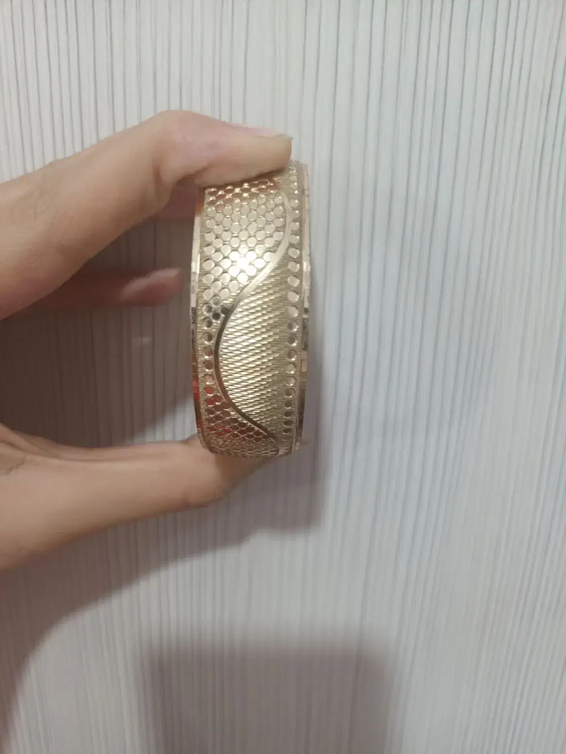 تک پوش|بدلیجات|نیشابور, بنیاد شهید|دیوار