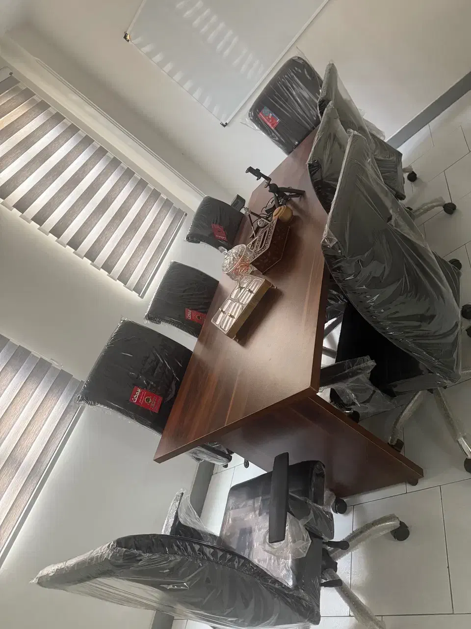 صندلی و میز کنفرانسی|مبلمان اداری|تهران, نارمک جنوبی|دیوار