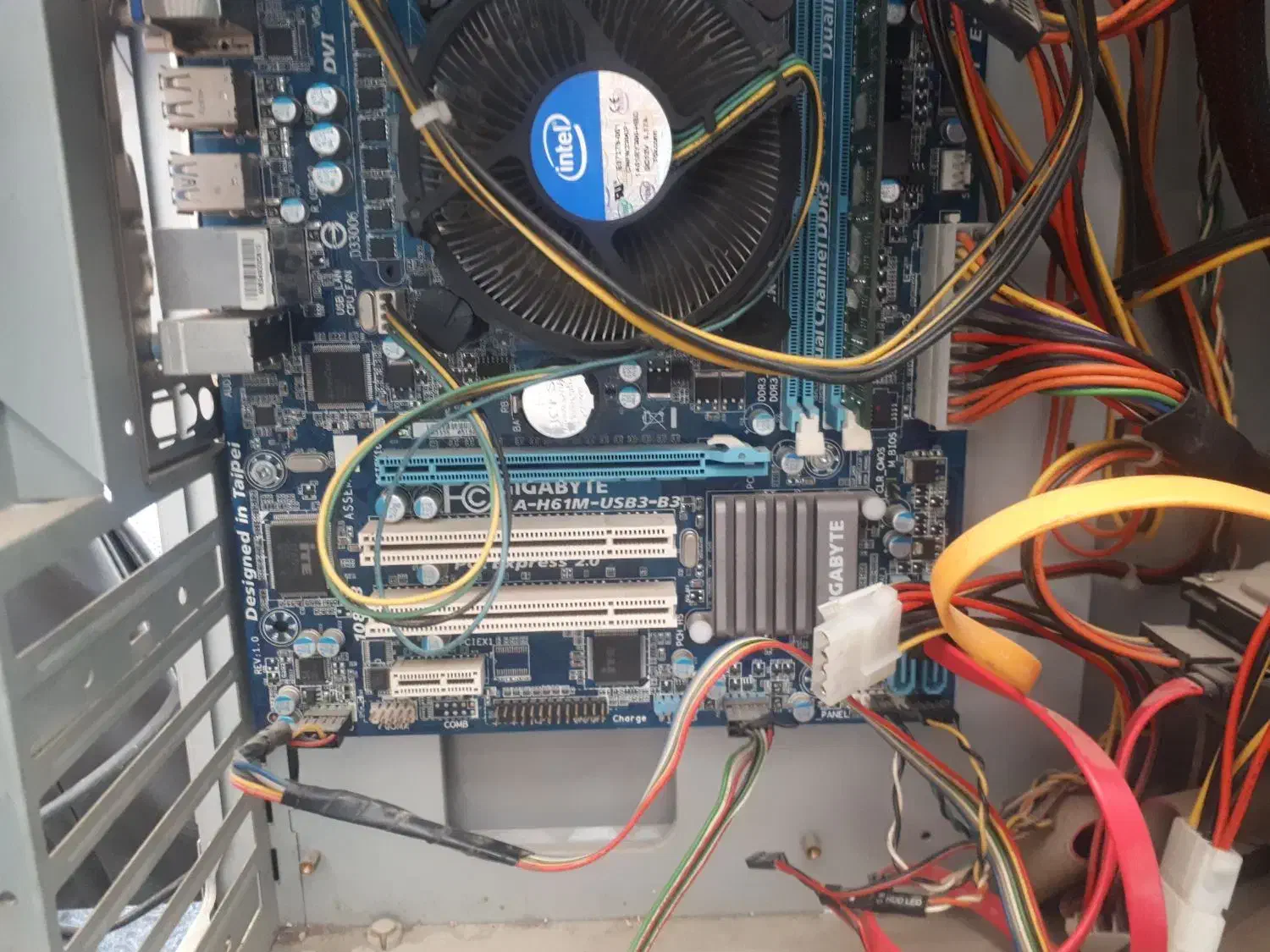 سیستم کامپیوتر دست دوم|رایانه رومیزی|خمینی‌شهر, |دیوار