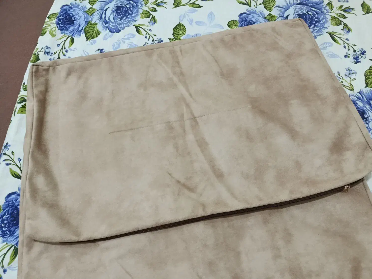 روپشتی|پشتی|اقبالیه, |دیوار