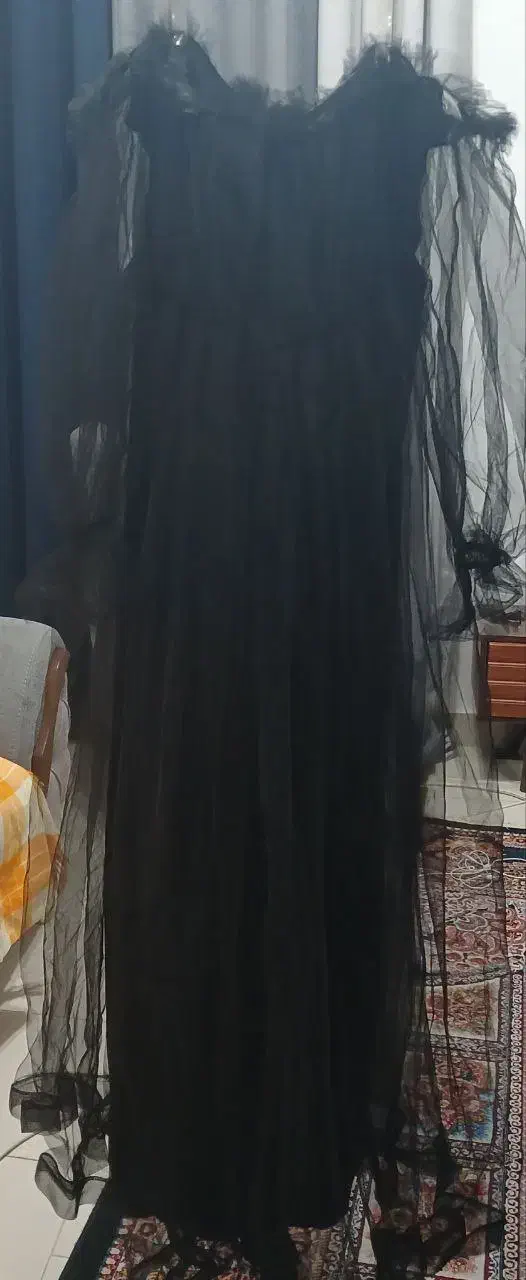 لباس مجلسی|لباس|رشت, کوی عرفان|دیوار