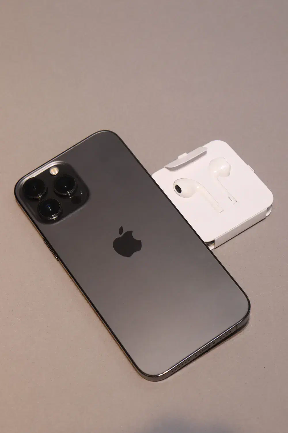 ایفون 13 پرومکس هندزفری فابریک رو کارتونی D945|موبایل|اهواز, گلستان|دیوار