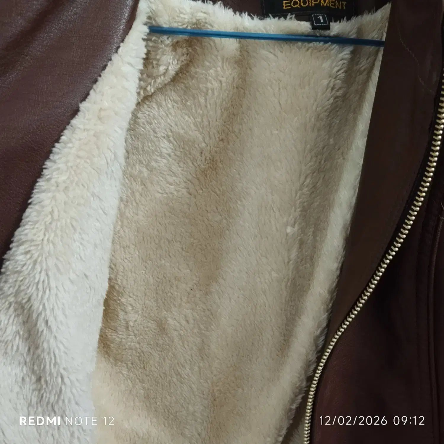 کت چرم|لباس|یزد, |دیوار