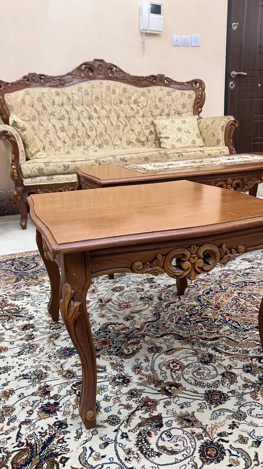 مبل ۹ نفر و میز نهار خوری ۸|مبلمان خانگی و میز عسلی|رشت, چله خانه|دیوار