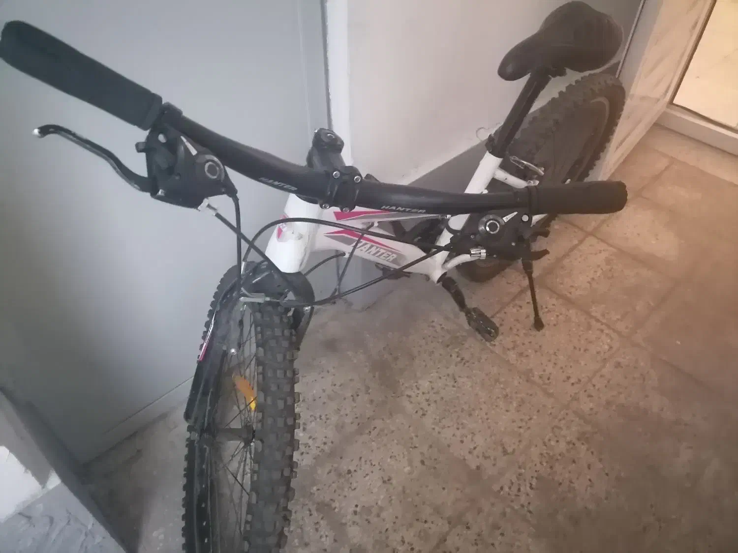 دوچرخه|دوچرخه، اسکیت، اسکوتر|پرند, فاز ۰|دیوار