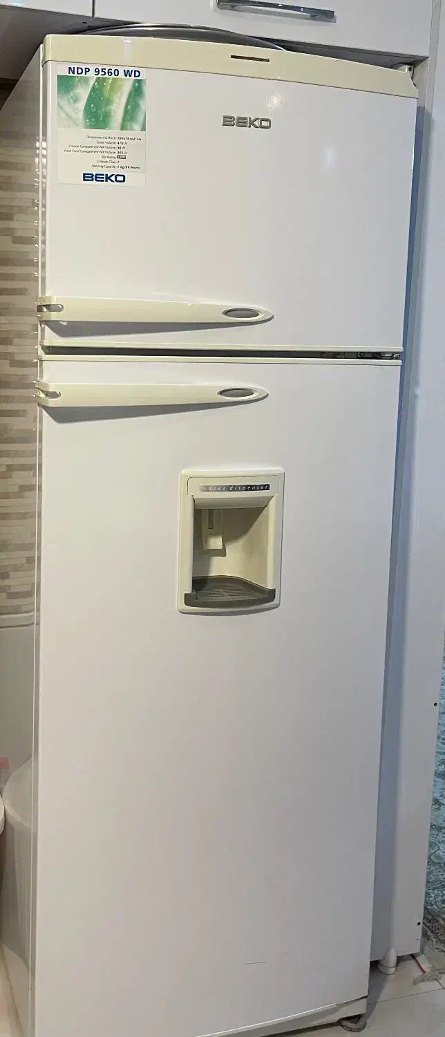 و یخچال و فریزر لوسترو میز آشپزخانه|مبلمان خانگی و میز عسلی|اراک, |دیوار