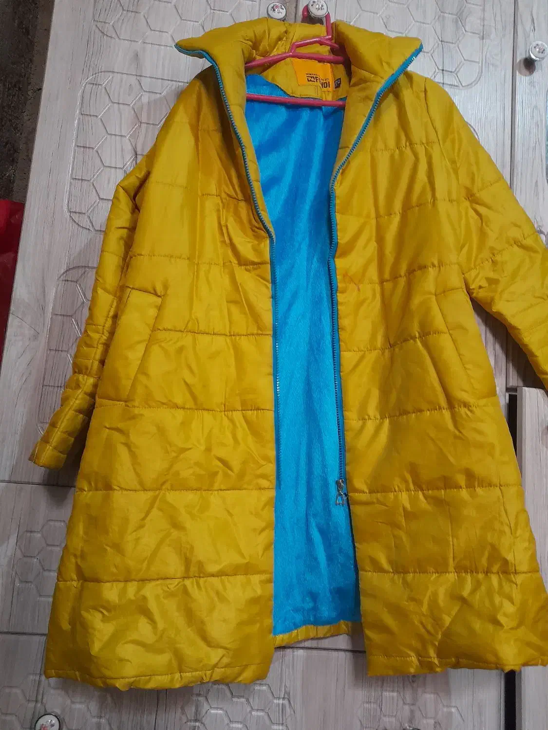 هردو نو هستند به دلیل نبودن سایز|کفش و لباس بچه|جهرم, |دیوار