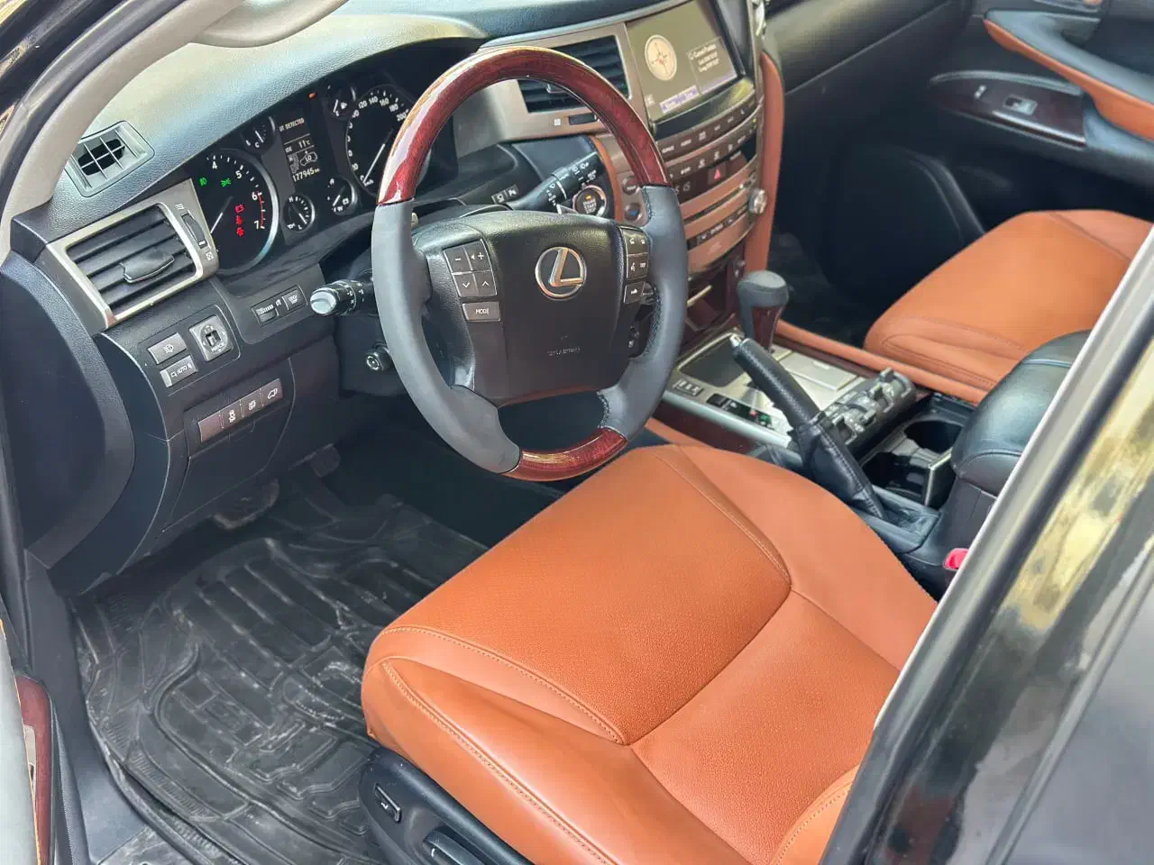 لکسوس LX570|خودرو سواری و وانت|مشهد, سجاد شهر|دیوار