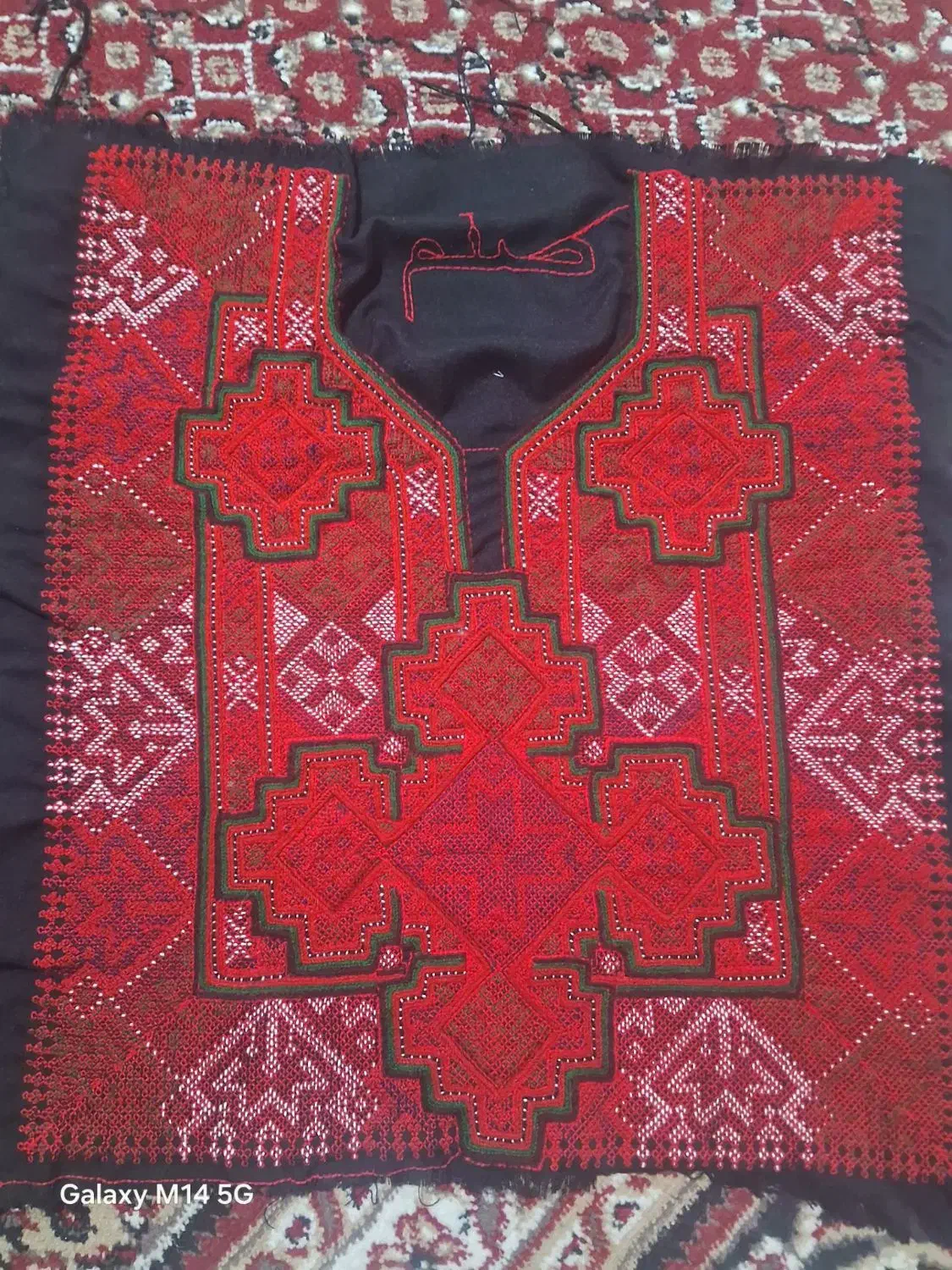 زی استین|لباس|سراوان, |دیوار