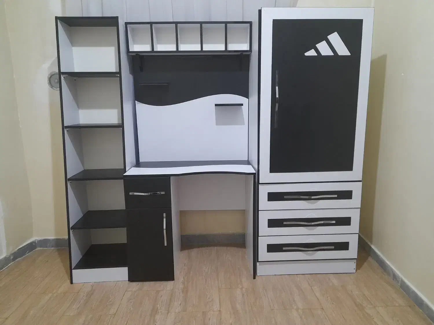 کمد|جاکفشی، کمد، دراور|لنگرود, |دیوار