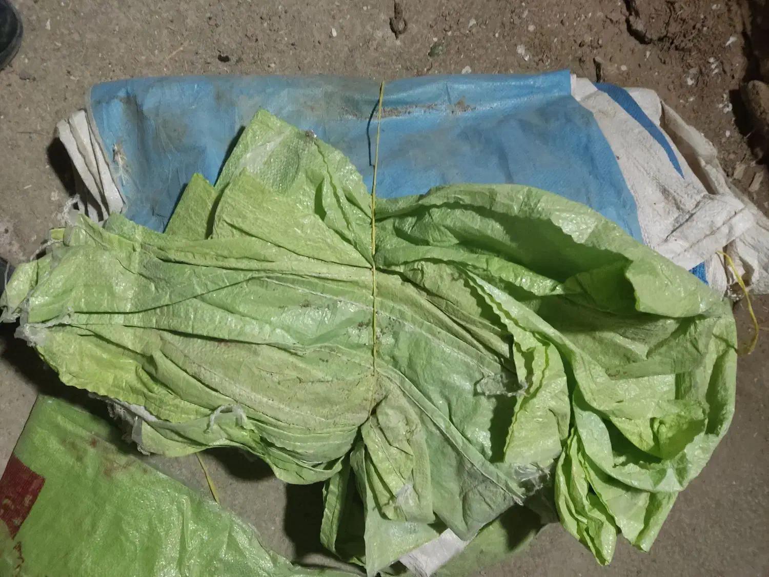 گونی خالی|ابزارآلات|لالجین, |دیوار