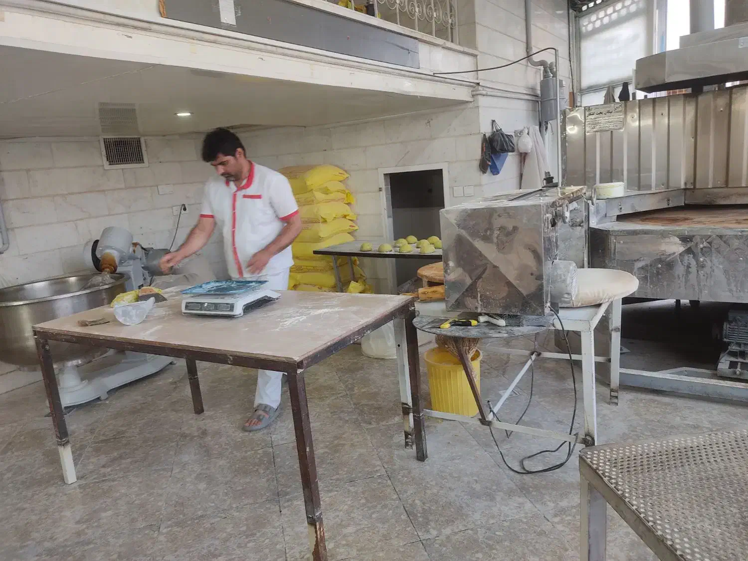 شاطر تافتون سنتی|استخدام خدمات فروشگاه و رستوران|سمنان, |دیوار