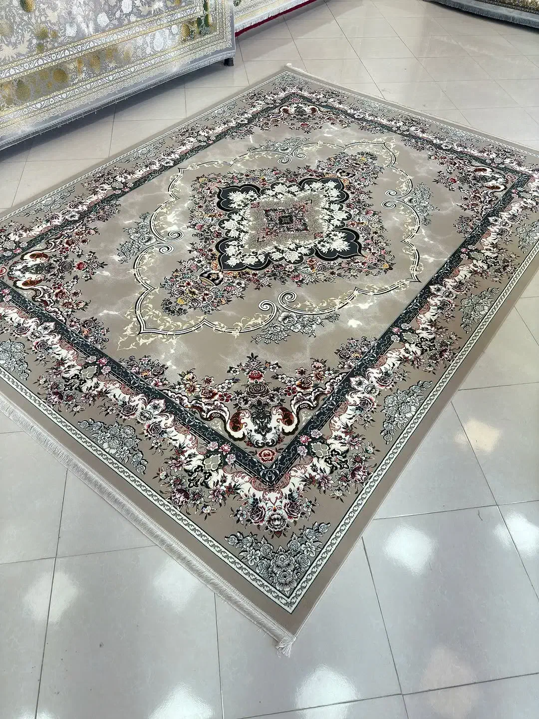 فرش تمام نخ نقشه اصفهان سنگین وزن|فرش|تهران, شهرک شریعتی|دیوار