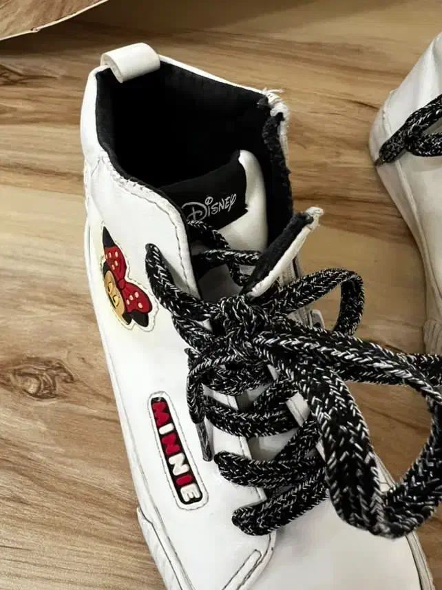 کتانی ساقدار برند دیزنی|کفش و لباس بچه|ایلام, |دیوار