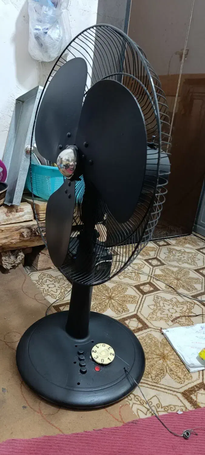 پنکه قدیمی اصلی قیمت پیشنهادی|پنکه و تصفیهکنندهٔ هوا|زاهدان, |دیوار