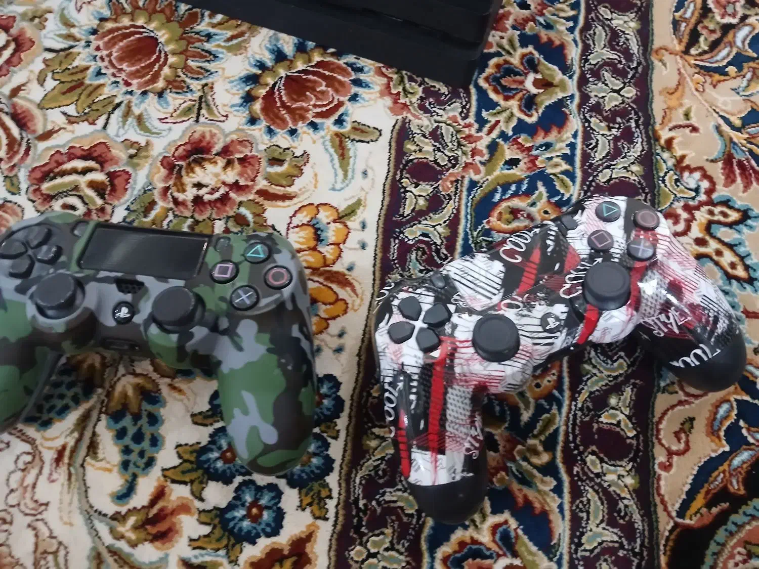 پی اس فور پرو با دو دسته اورجینال|کنسول، بازی ویدئویی و آنلاین|آبسرد, |دیوار