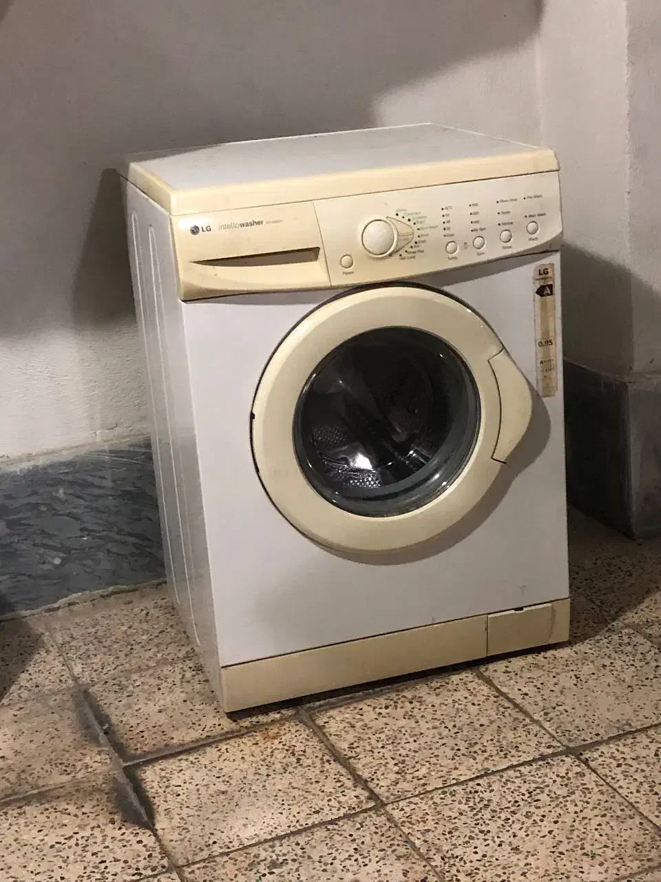 لباسشویی الجی 5کیلویی کارکرده|ماشین لباسشویی و خشک‌کن لباس|اسلام‌شهر, شهرک الهیه|دیوار