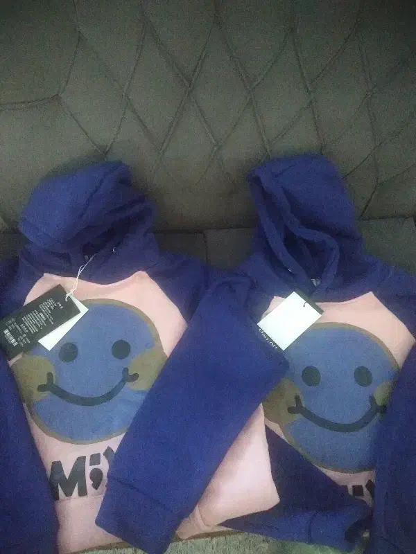 دوعدد هودی خارجی کاملا نو دارای اتکت|لباس|محلات, |دیوار