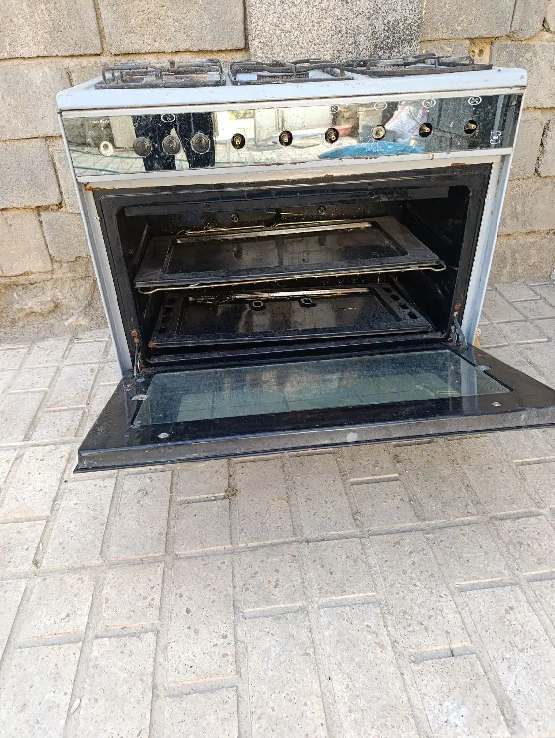 اجاق گاز فر دار و جوجه گردان 4000000تومان|اجاق گاز و لوازم برقی پختوپز|لردگان, |دیوار