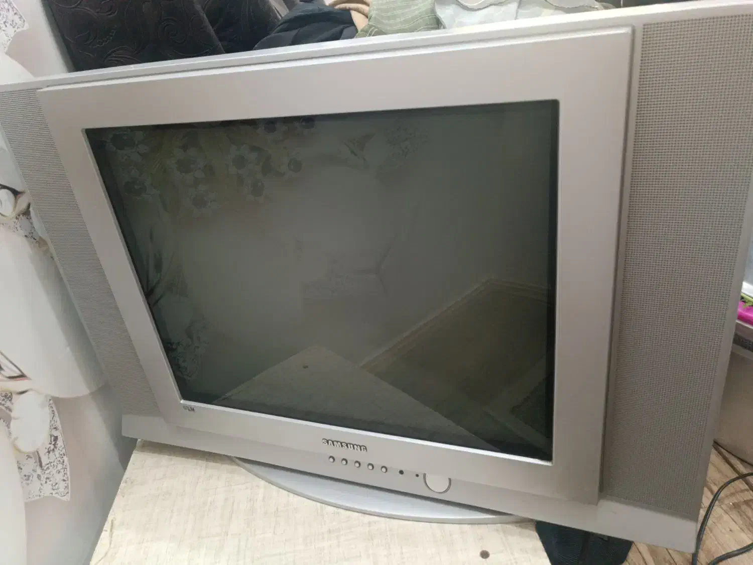 تلویزیون|تلویزیون و پروژکتور|فومن, |دیوار