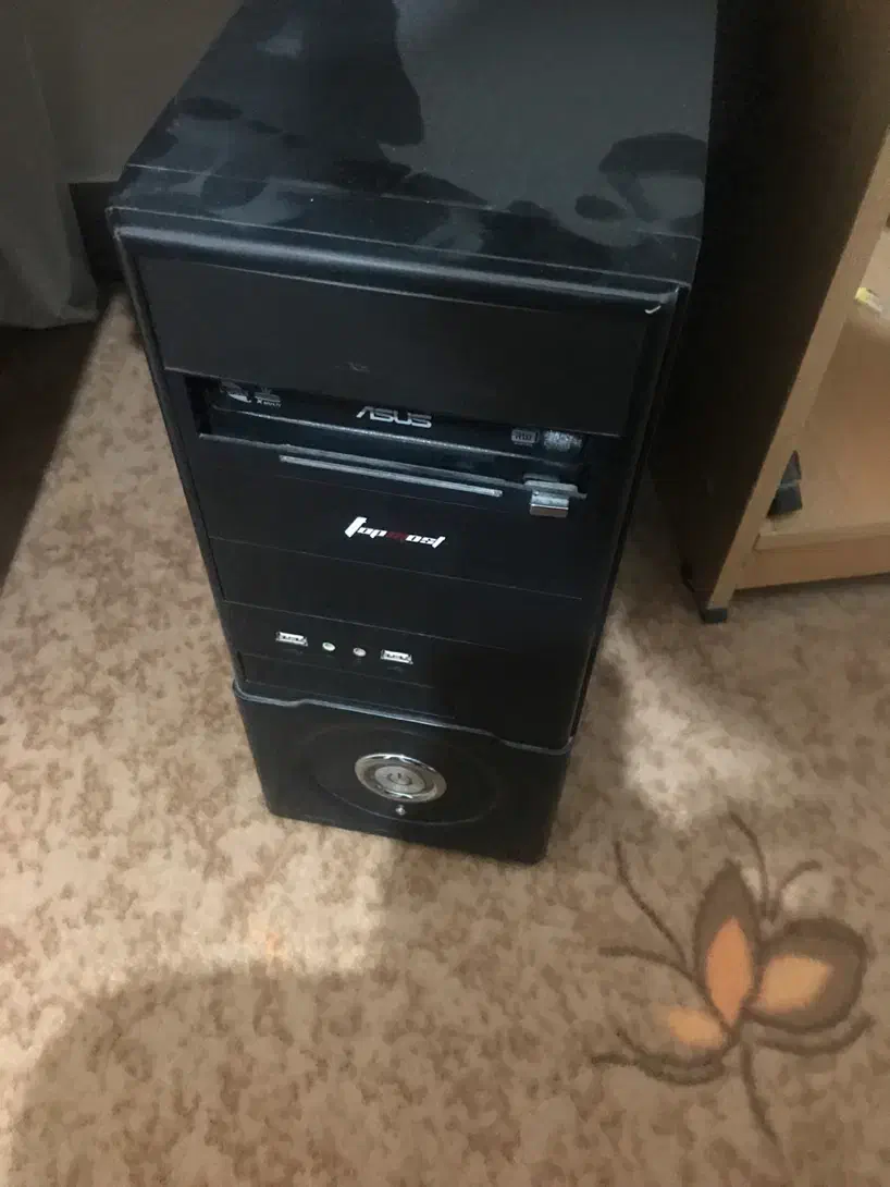 کامپیوتر|رایانه رومیزی|هشتگرد, هشتگرد قدیم|دیوار