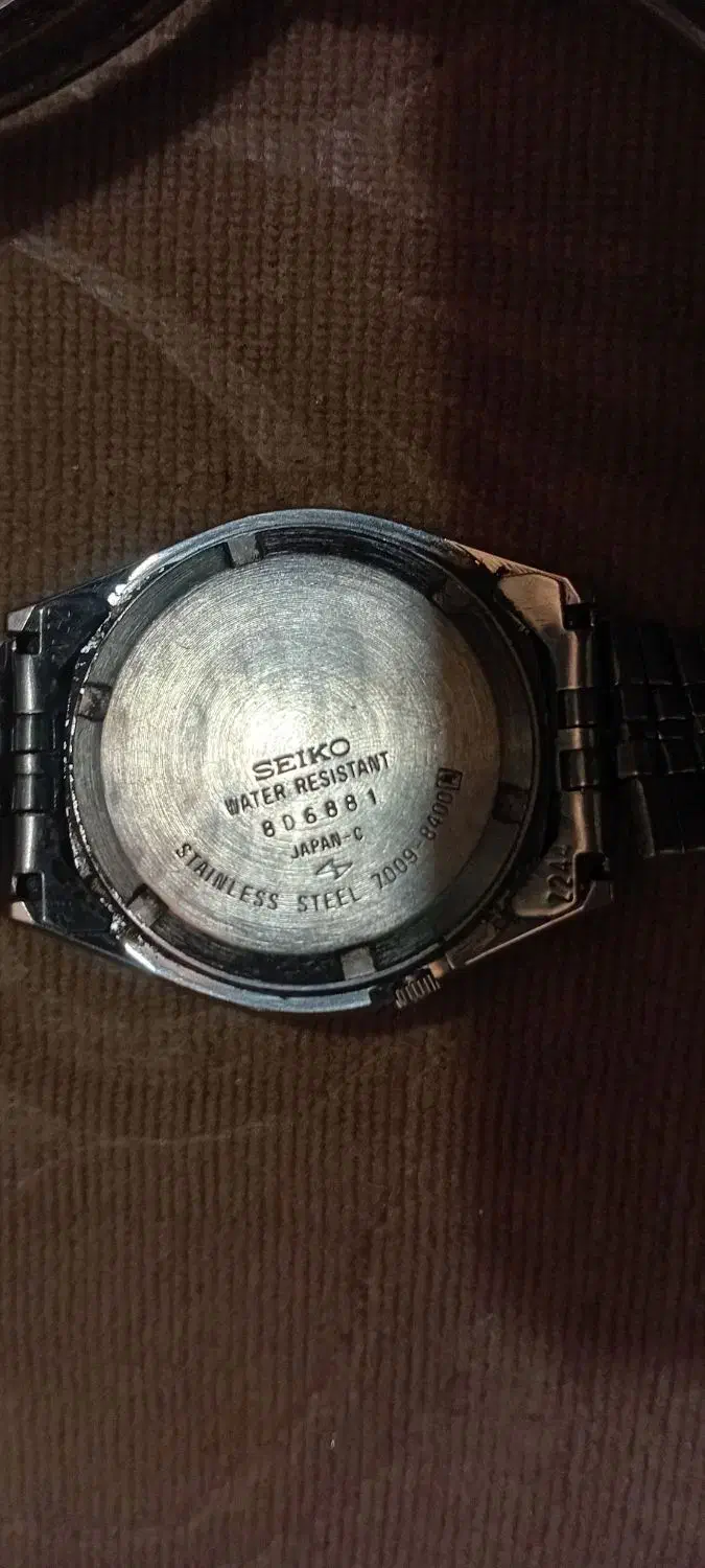 ساعت مچی|ساعت|اقبالیه, |دیوار