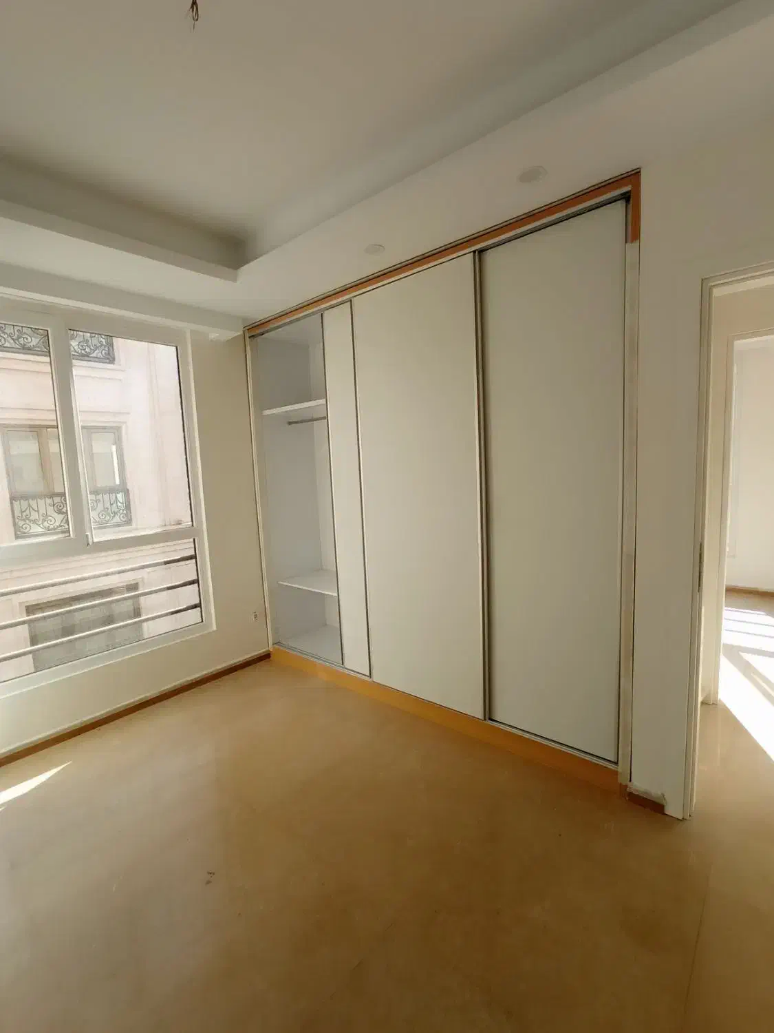 امیرآباد شمالی ۸۰ متر دو خواب نوساز کلید نخورده