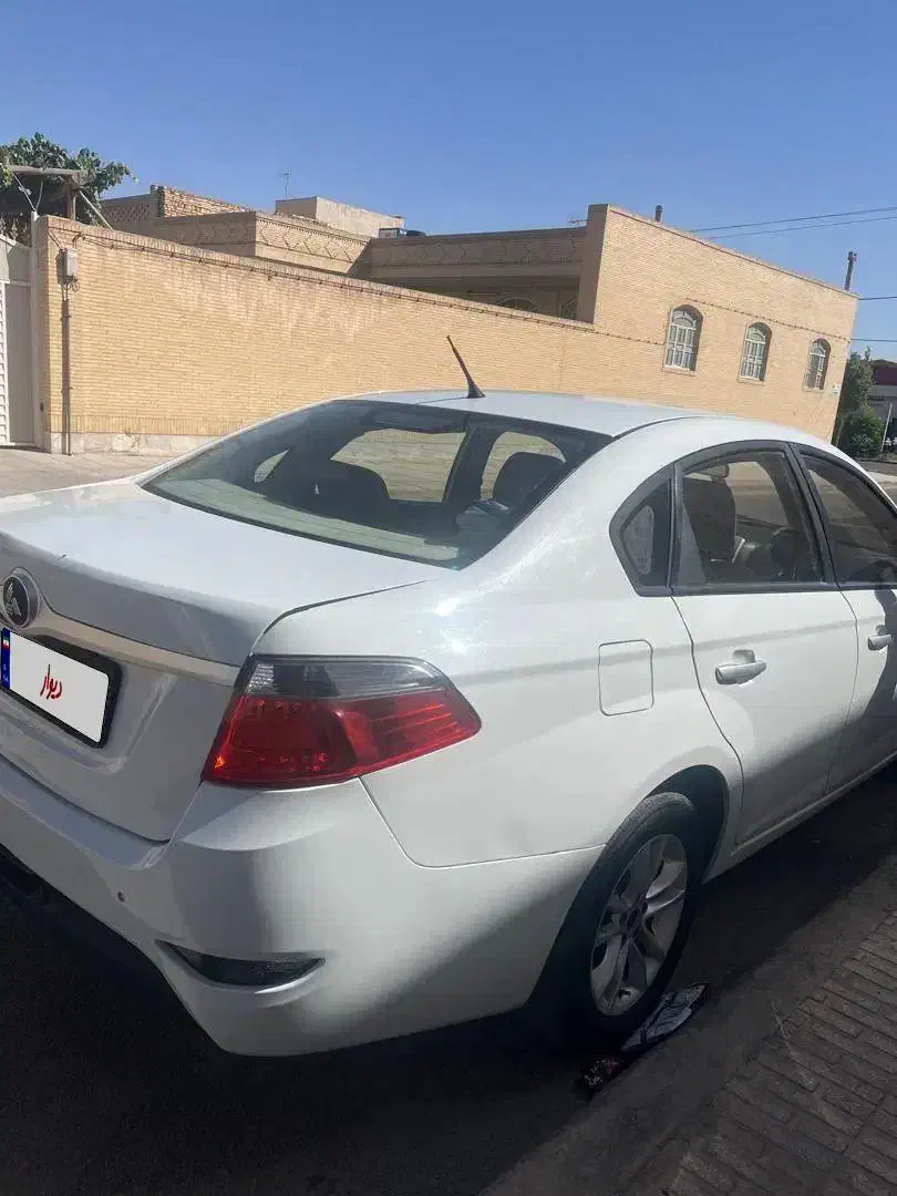 برلیانس ۹۵اتومات سفید|خودرو سواری و وانت|یزد, |دیوار