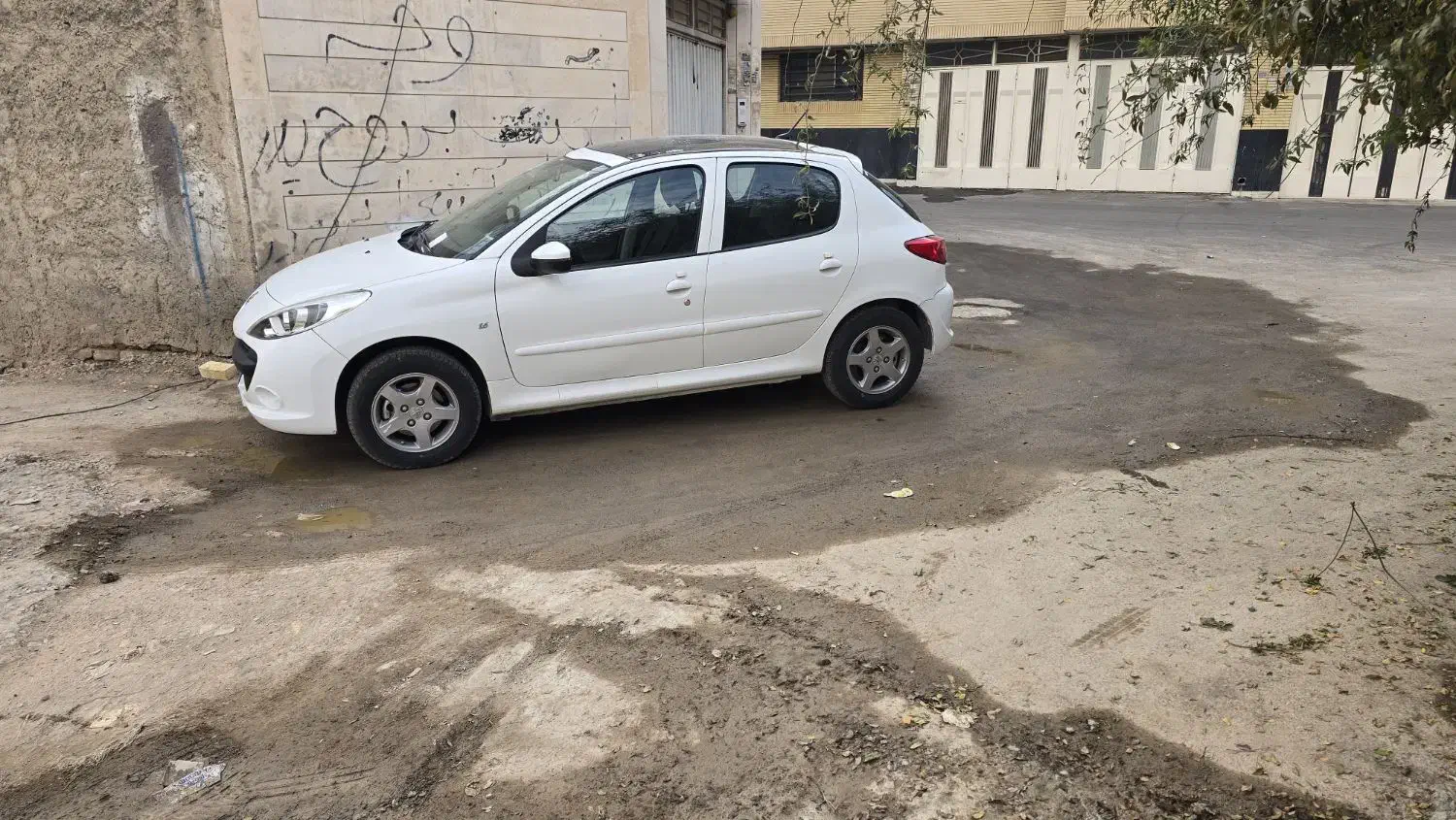 207پانا با رینگ مدل 1403|خودرو سواری و وانت|خمینیشهر, |دیوار